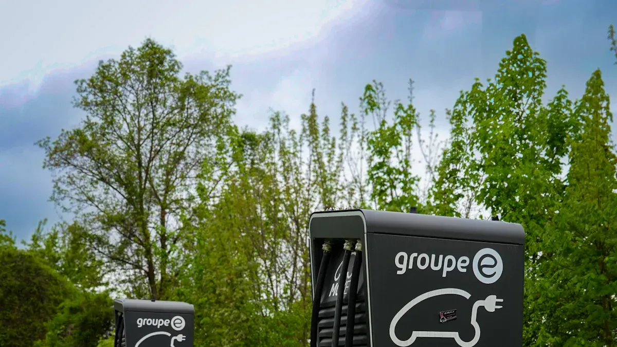 Die Auswirkungen der EU-Mandate auf öffentliche Ladestationen für Elektrofahrzeuge