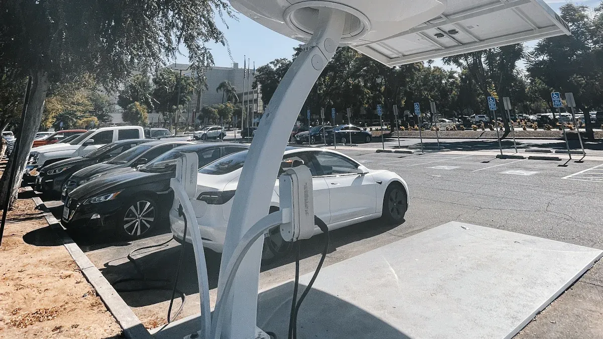 Installation pas à pas d'un chargeur solaire pour véhicules électriques
