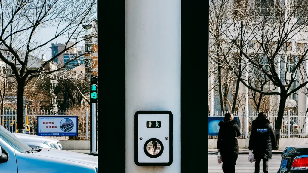 أين تجد معظم شواحن السيارات الكهربائية في المدن الإيطالية