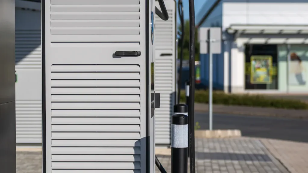 Simple Ways to Charge My Electric Car Anywhere