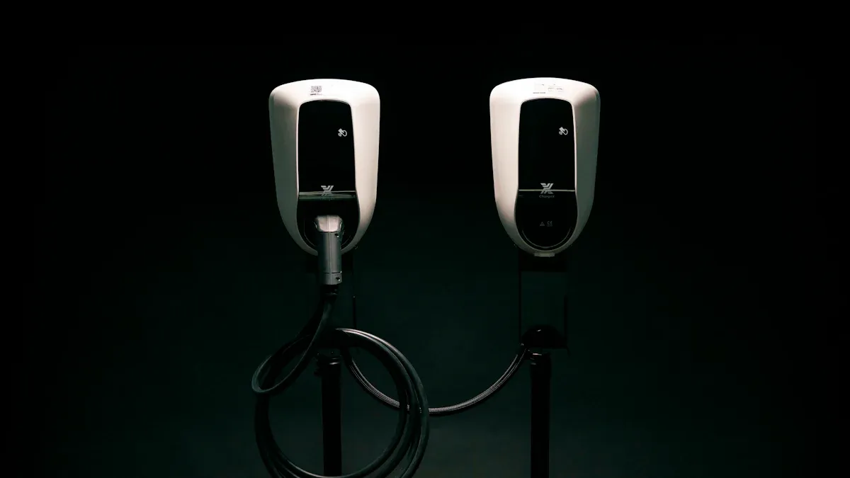 Tethered vs. Untethered: What’s the Difference?