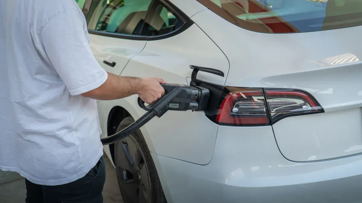 What is the difference between Level 1 and 2 charging? 2 Charging Speed: Level 1 Charging vs. Level 2 Charging