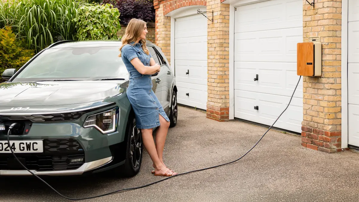 What is the average cost to fully charge an electric car? 2 Average Cost to Charge an Electric Car at Home