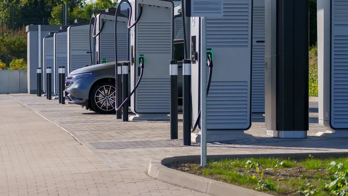 Where can I find a nearby charging point for eIectric vehicIes?
